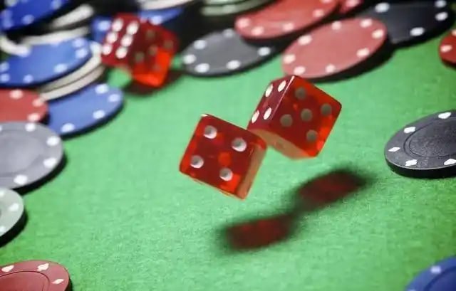 Mobile screen displaying a video slot game with bonus round feature on club php apk